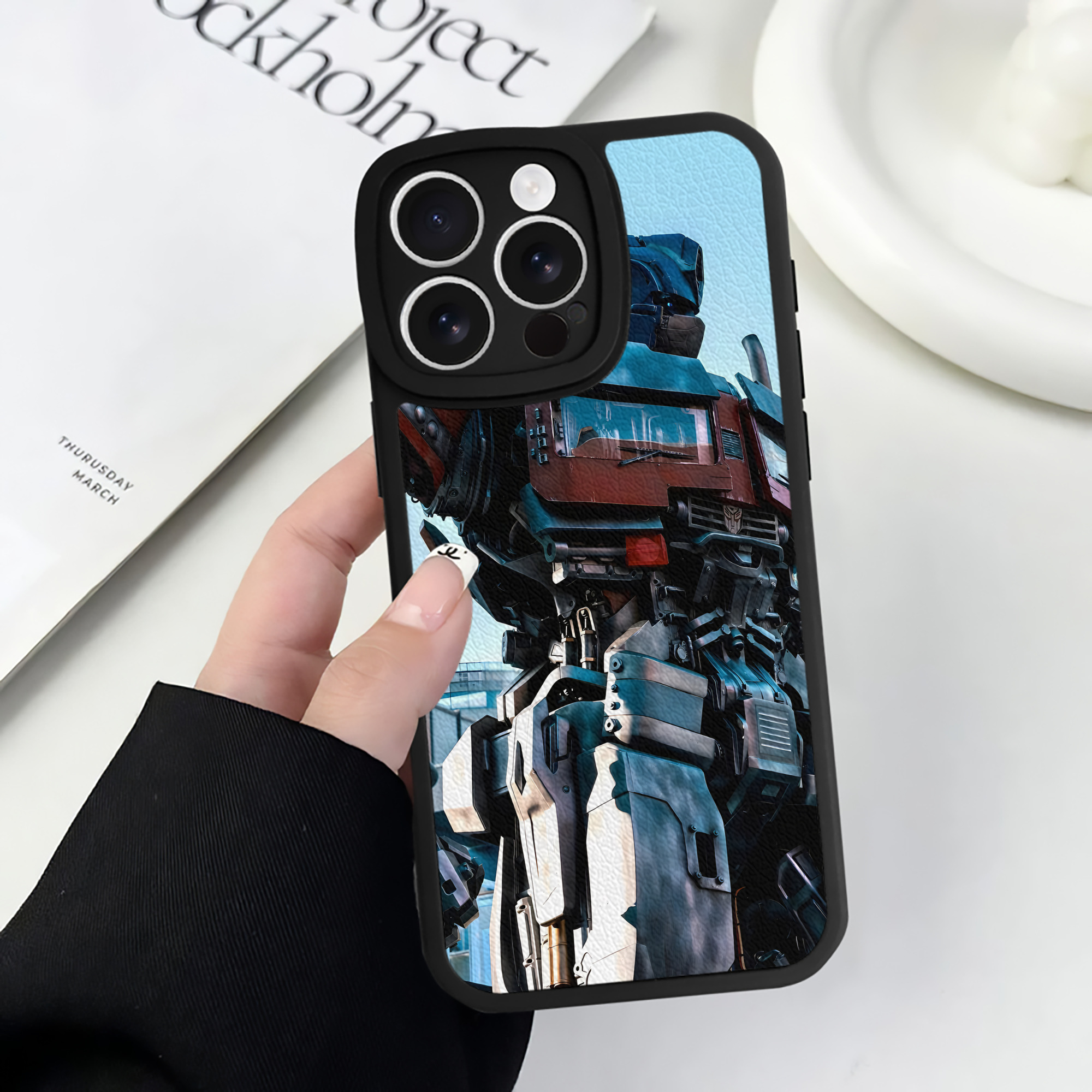 （画像用） Transformers トランスフォーマー 【iPhone 16シリーズ対応】シリコンスマホケース（レザー調） 材質：シリコン